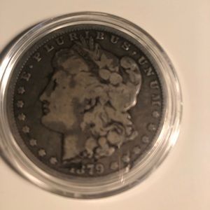 1879 Morgan Dollar ( please photo)